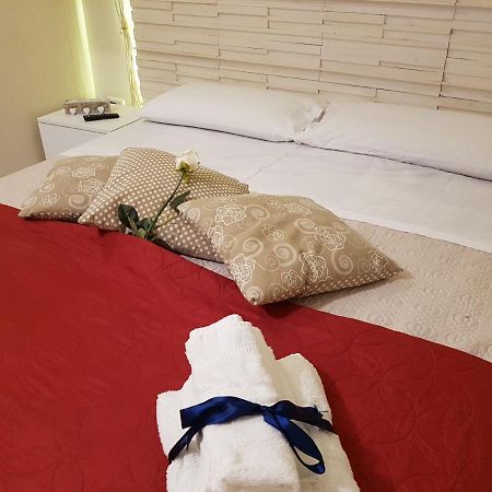 Philos - Appartements & Rooms Taranto Exterior photo