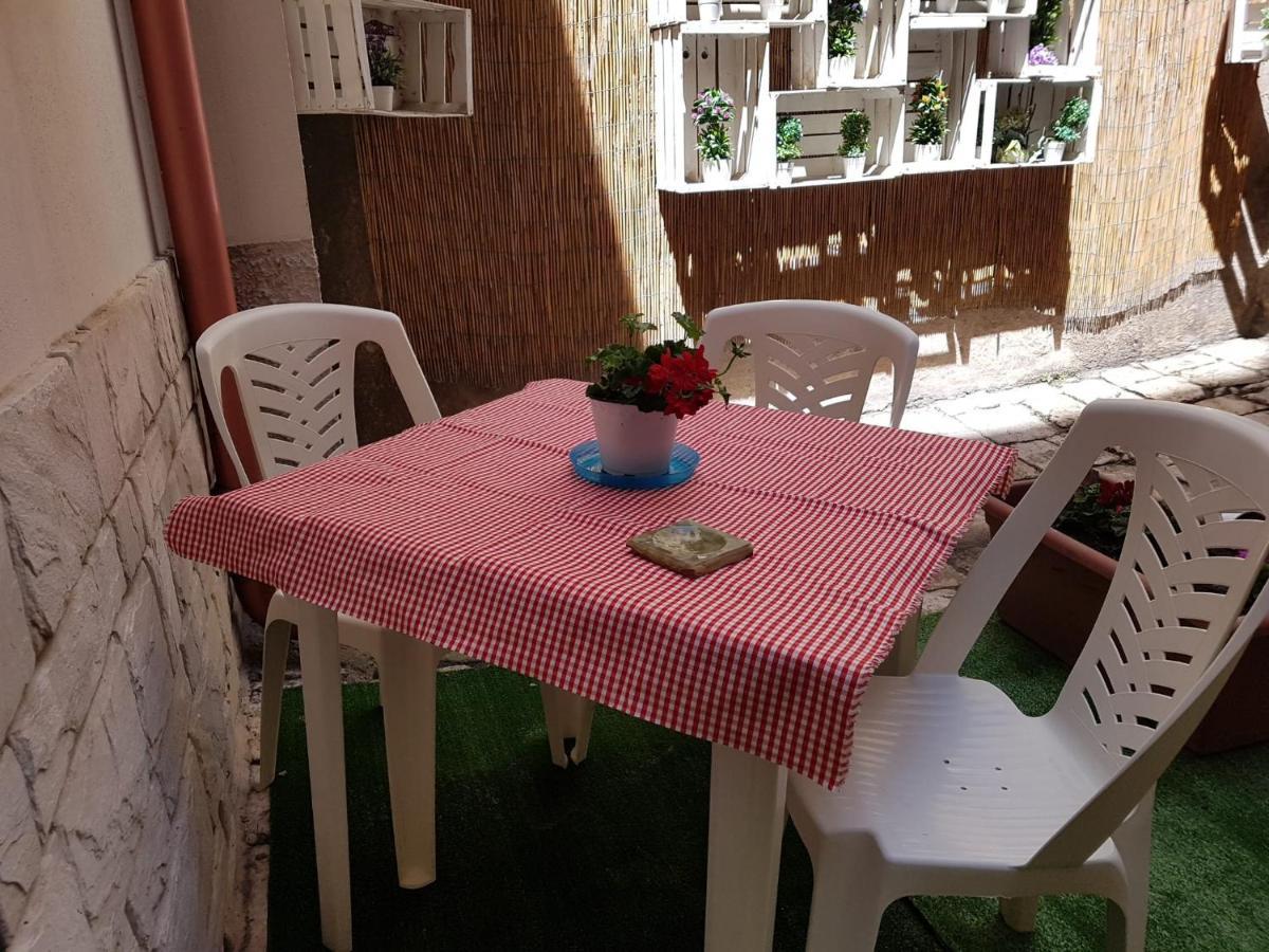 Philos - Appartements & Rooms Taranto Exterior photo